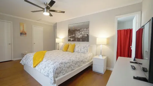 Spacious-3 Level Townhome/NorthHills/Pets