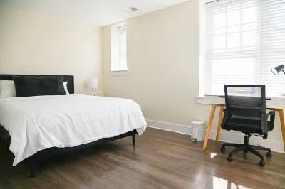 Spacious 2 BR Apartment 10 Minutes From Downtown in The Heart of Midtown