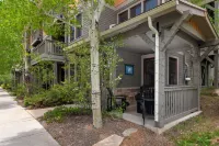Remodeled Granby Ranch Condo - King Bed, Firepit, Walk to Lifts Hotels near Granby Library