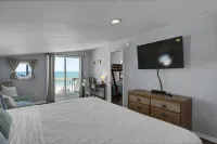 "Island Time", Peaceful 5BR Oceanfront Cottage