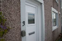 Comfortable ground floor flat with stunning coastal views, Glencaple. Hotels in Dumfries