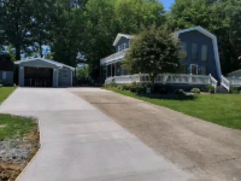 Lakehouse with Game Room, Direct Water Access, and Kayaks Included!