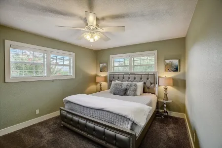 Sandy Feet Retreat on LBJ - Pool, Hot Tub, Kayaks