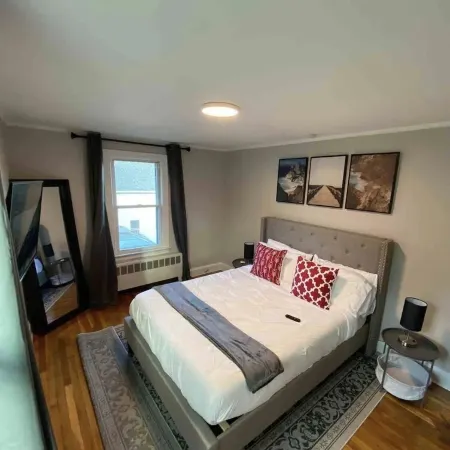 Wonderful new cozy 3 bedroom min from the casino