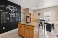 💰 23% OFF FUN PRIVATE Oasis. 2 KingSuites+SpaBaths, GoldenTee Arcade, YardGames🏡