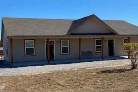 DOUBLE DOWN SUITE : Unit A       Casino Retreat & Pickleball court