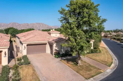 Spectacular views on Greg Norman/PGA West with Pool & Spa 4/bed/4.5bath #062598