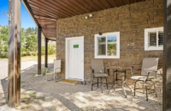 The Studio at Prewett Creek, near Missouri River!!