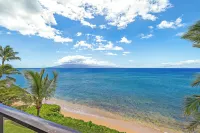 Luxury Oceanfront Mahana Kaanapali. WHALE WATCH FROM LIVING ROOM SWIVEL CHAIRS!