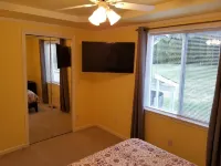 Spacious House w/Nature View, Hot Tub, Gameroom