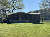 Quiet Getaway Cozy Cabin Directly on Lake Martin Hotels in Tallapoosa County
