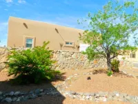Cute and Quaint Detached Studio Casita