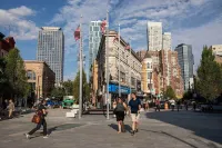 2BR Apartment in Historic Brownstone, 7 Min Train to NYC, Downtown Jersey City