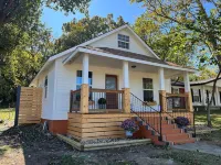The Archer House - 1 Block from Spring River.  2 Bedrooms + Loft Bedroom! - Wifi