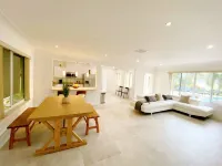 Paradise Resort, With Pool, & Mile Away From the Beach