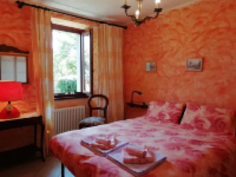 Apartment in an old barn, private garden overlooking the village