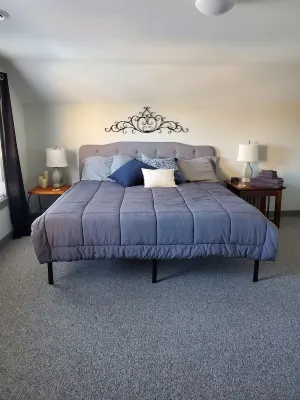 Spacious, Pet Friendly Apartment in the Heart of Downtown