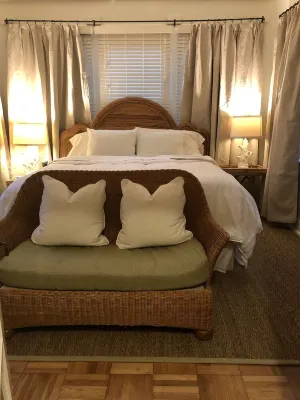 Convenient quiet LSU Location near City Park, coffee shops, restaurants and bars Hotels near Jack & Priscilla Andonie Museum