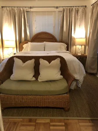 Convenient quiet LSU Location near City Park, coffee shops, restaurants and bars Отели рядом с достопримечательностью «Магнолиа Маунд Плантейшен»