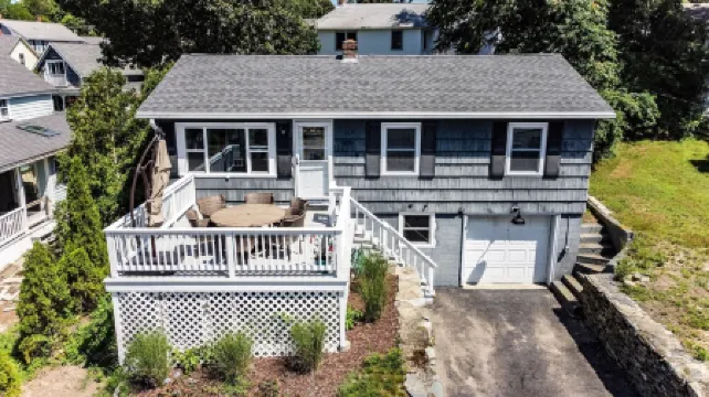 Escape to Onset - Updated cottage close to beaches and boating