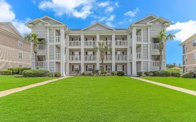 2-bedroom condo, 7-minute drive to Broadway at the Beach Hotels near Hanesbrands