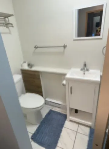 Cozy and Quiet One Bedroom Cabin 1/2 Mile Off Parks Highway Mile 57 in Houston.