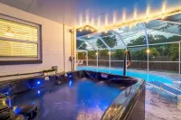 Private Heated SaltWater Pool & Hot Tub 3-Bdrm Home in Harbor Bluffs Paradise