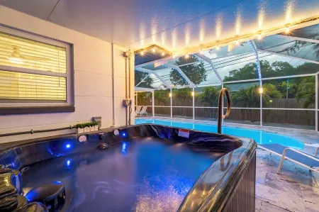 Private Heated SaltWater Pool & Hot Tub 3-Bdrm Home in Harbor Bluffs Paradise Отели в г. Харбор-Блафс