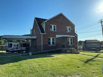 Walking Distance to Shawnee Soccer Complex Hotels near West Virginia State University