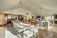 9 Bed Oceanfront in OBX With Pool & 2 Hot Tubs!