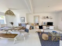 Maison Chaleureuse Avec Jacuzzi Hotels in Plouezec