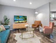 Retro Resort Inspired Home 7 Min From DT Raleigh