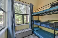 Year around  Bliss Lakehouse with hottub and deck