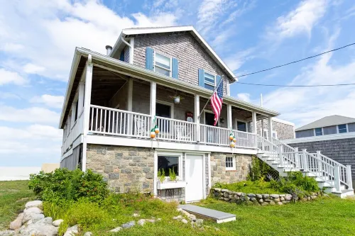 Waterfront home for family getaways