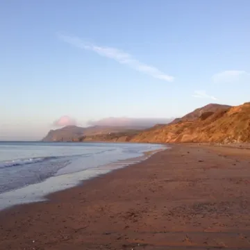 Amazing Sea Views Set in 7 Acres of Fields Dog Friendly on the Welsh Coast Path.
