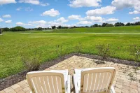 Burnt Store Isles Golf Home, W/Hot Tub/King Bed/Fast WIFI/Unbeatable Location