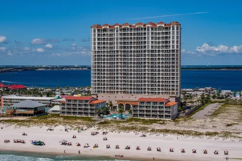 Spectacular Unobstructed 10th Floor Views - Free Beach Chairs and Umbrellas