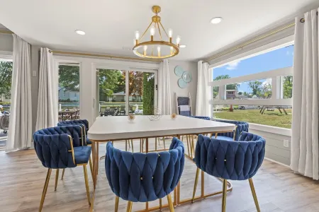 !Newly Upgraded! Hot Tub-Game Room-Dock-Fire Pits