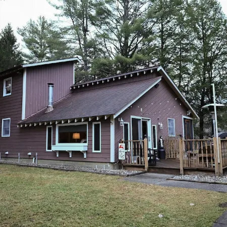 Schroon River Retreat, Waterfront, Near Lake George & Gore Mountain, Hot Tub