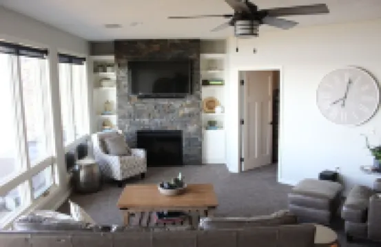 Family-friendly Lakefront East Lake Okoboji Condo- Bridges Bay Resort