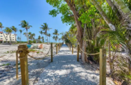 Tropical Garden Condo Just Steps to Sanibel Beach