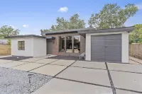 Luxury 4/3 home by Downtown, the bay and the Keys Hotels near The John and Mable Ringling Museum of Art