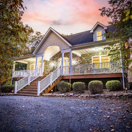 Mountain Resort Hideaway for Family, Golf, Hiking and reunions