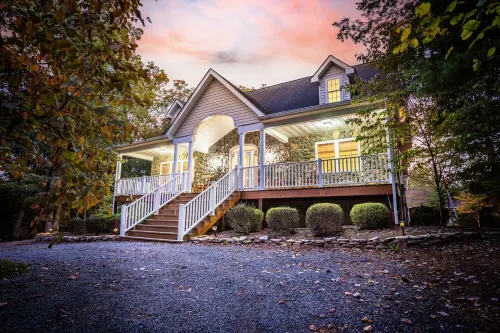 Mountain Resort Hideaway for Family, Golf, Hiking and reunions Hotels in Basye