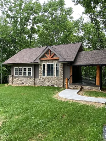 Viognier-Newly Constructed Cottage at Jones von Drehle with Master Suite Отели в г. Трапхилл