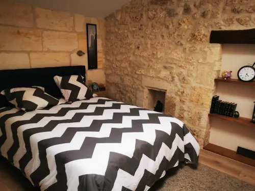 LARGE COZY STUDIO LIBOURNE CENTER