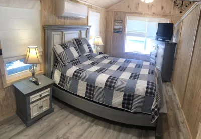Cottage in the heart of Bolton, Lake George