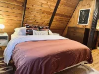 Mcm A-Frame: Hot Tub; Lake; Fall Colors; Fireplace; Nature; Cozy; Kayaks