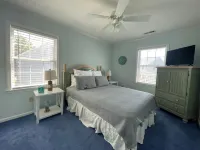 Family-Friendly Beachy Boho Townhouse: 3BR, 2.5 Bath, Pool, Close to Beach Hotels near Michael Kors Outlet