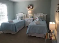 Wildlife Watching! Lagoon & Golf view, beach gear incl! 2 outdoor patios.